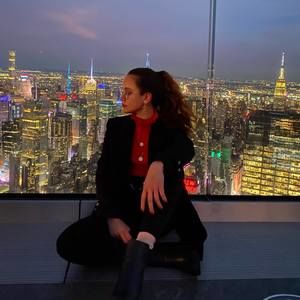 Meet your Posher, Daniela